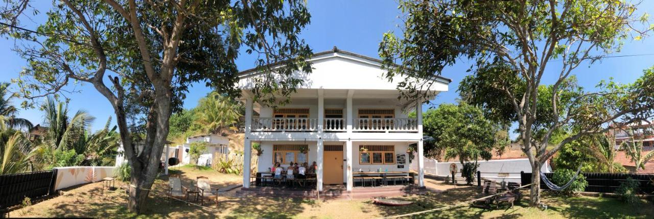Basecamp Yoga Beach House Weligama Exterior photo