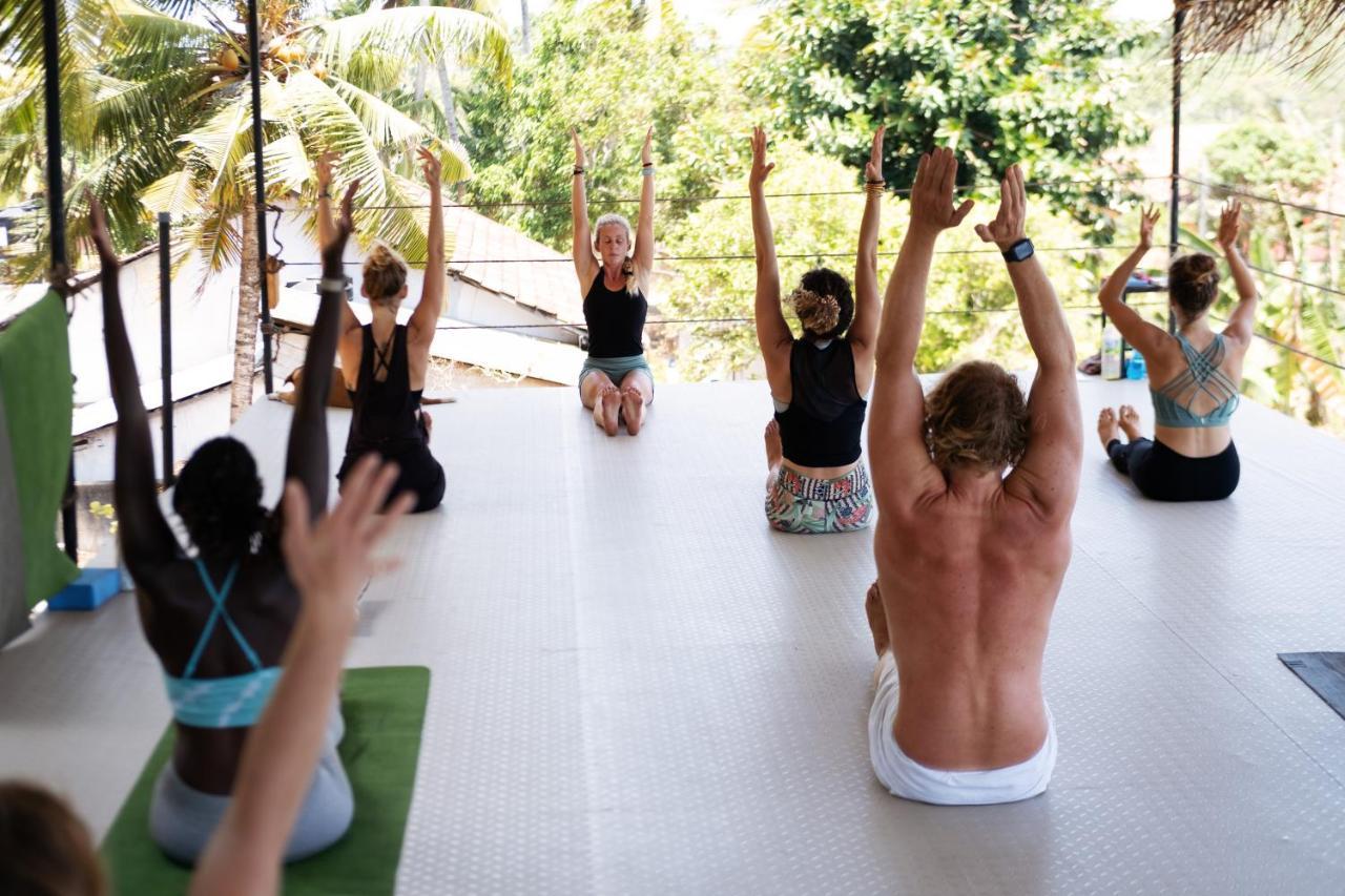 Basecamp Yoga Beach House Weligama Exterior photo